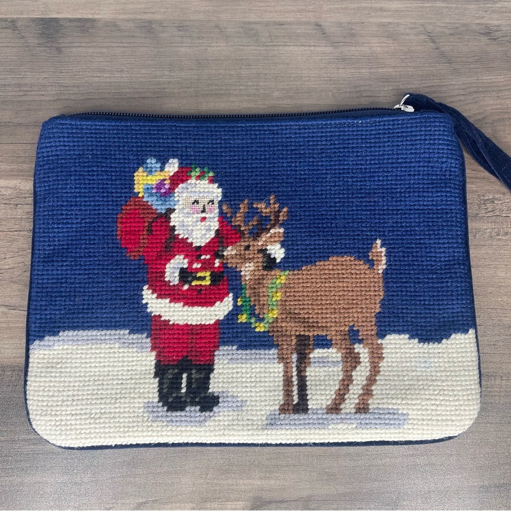 Lands End Santa Clause knit cross stitchedâ Christmas wallet wristlet clutch